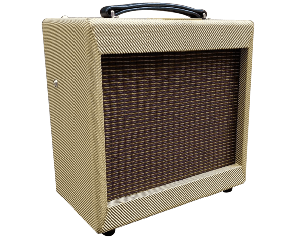 Perspective view of Classic 5 Guitar Tube amplifier in India from Punoscho